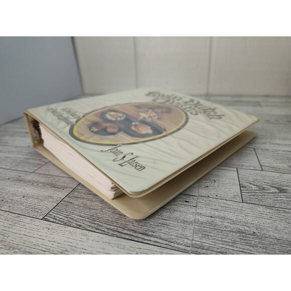 Lovin' Dutch Ovens 3 Ring Binder Cookbook 1991 Vintage by Joan S Larsen Recipes - Picture 11 of 14